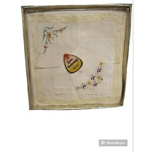 Vintage Ladies Hankie Handkerchief Set 2 Flowers Embroidery NEW Old Stock